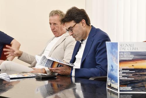L'assesssore regionale Fabio Scoccimarro (a sinistra nella foto) a Trieste alla presentazione di "Segnali dal clima in FVG"