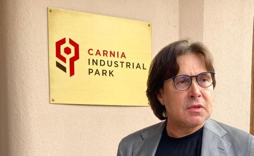 L'assessore regionale Sergio Emidio Bini all'ingresso di Carnia Industrial Park