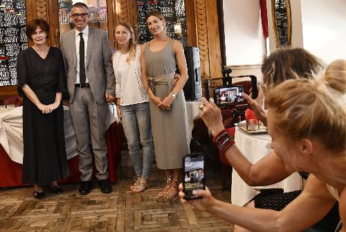 Gli assessori regionali Pierpaolo Roberti (Corregionali all’estero) e Alessia Rosolen (Ricerca, Università e Lavoro) in occasione della presentazione al caffè degli Specchi di Trieste dell’associazione "Made in Fvg", presieduta dalla giornalista Micol Brusaferro in collaborazione con la sorella Sharon