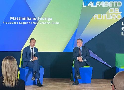 Il governatore della Regione Massimiliano Fedriga intervistato dal direttore de La Stampa Massimo Giannini durante l'evento L'alfabeto del futuro svoltosi a Lignano