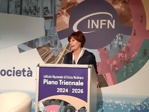 Il saluto dell'assessore regionale a LAvoro, istruzione, ricerca Alessia Rosolen all'apertura delle giornate di studio sul Piano Triennale 2024-2026 dell'Istituto nazionale di fisica nucleare (Infn)