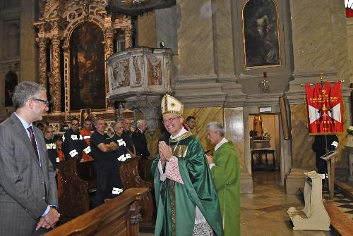 L'arcivescovo di Trieste mons. Trevisi al termine della Santa Messa celebrata a Santa Maria Maggiore