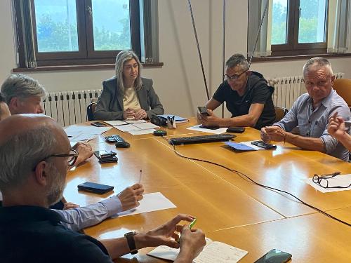 L'assessore regionale alle Infrastrutture Cristina Amirante all'incontro con i sindaci della Valcellina nel Comune di Barcis