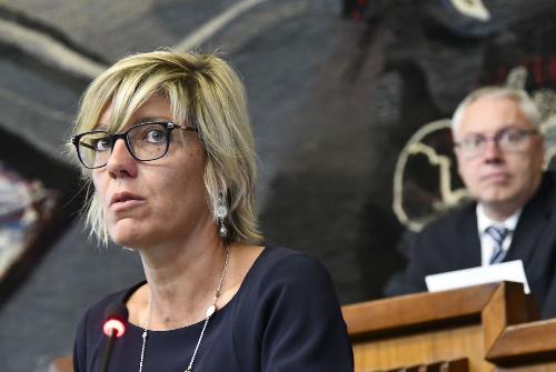 L’assessore alle Finanze, Barbara Zilli, durante i lavori del Consiglio regionale.