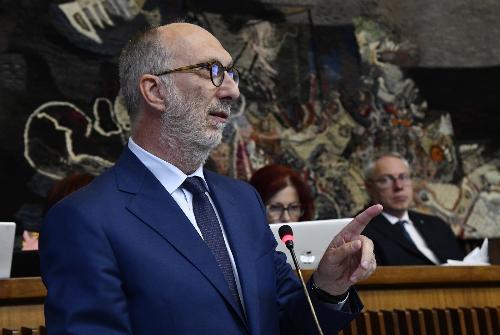 L'assessore Riccardo Riccardi interviene in Aula sulla manovra di assestamento