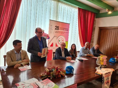 Il vicegovernatore Mario Anzil alla presentazione del Giro della Provincia di Pordenone Donne a Valvasone Arzene