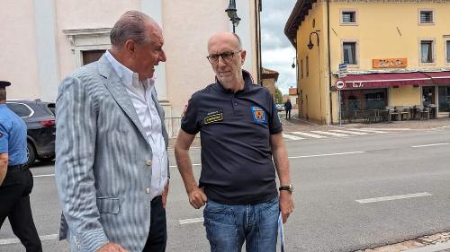 L'assessore regionale alla Protezione civile Riccardo Riccardi insieme al sindaco di Mortegliano Roberto Zuliani