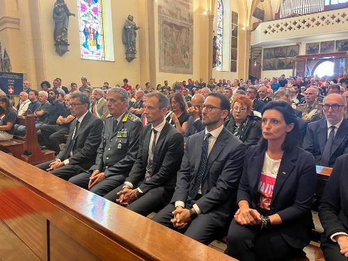 Il governatore del Friuli Venezia Giulia Massimiliano Fedriga nella Chiesa dei Santi Pietro e Paolo di Tarvisio per i funerali solenni di Alberto Pacchione e Lorenzo Paroni.