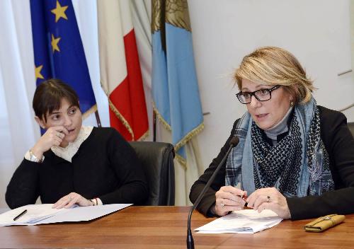 Debora Serracchiani, presidente della Regione Friuli Venezia Giulia, e Maria Sandra Telesca, assessore regionale a Salute, Integrazione socio-sanitaria, Politiche sociali e Famiglia