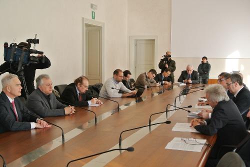 Conferenza stampa sull'attività del FRIE-Fondo di Rotazione per le Iniziative Economiche nel 2013 - Trieste 14/02/2014