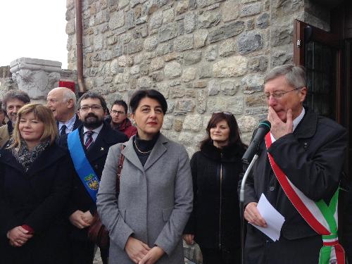 Mariagrazia Santoro (Assessore regionale Lavori pubblici) e Aldo Daici (Sindaco Artegna) all'inaugurazione del castello - Artegna 15/02/2014