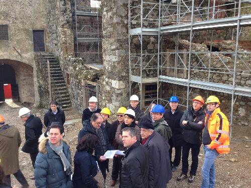 Mariagrazia Santoro (Assessore regionale Lavori pubblici) visita i cantieri dei lavori di recupero del castello - Colloredo di Monte Albano 15/02/2014