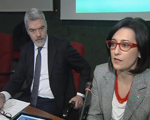 Sara Vito (assessore regionale Ambiente ed Energia) e Paolo Panontin (Assessore regionale Protezione civile) durante l’incontro sulle emergenze a seguito dell’eccezionale ondata di maltempo e precipitazioni nevose – Amaro 07/02/2014