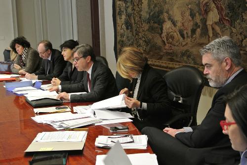 Gli assessori regionali Panariti (Lavoro), Torrenti (Cultura), Santoro (Infrastrutture), Peroni (Finanze), Telesca (Salute), Panontin (Funzione pubblica) e Vito (Ambiente) durante la riunione della Giunta del Friuli Venezia Giulia - Trieste 21/02/2014