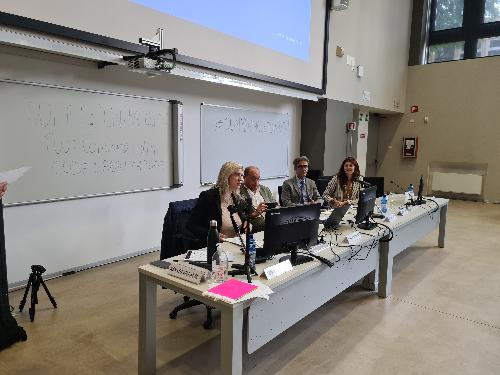 L'assessore alle Infrastrutture e territorio Cristina Amirante alla presentazione del Summer Hacktown 2023 nel polo universitario di Pordenone