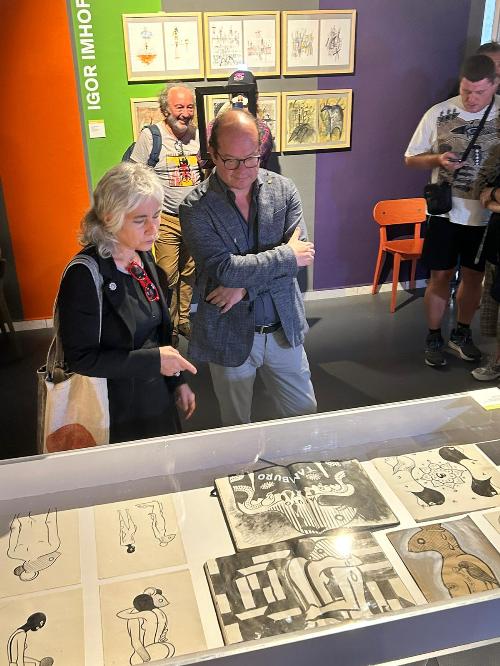 Il vicegovernatore Mario Anzil all’inaugurazione della mostra ‘Arte Cinema Animazione’, allestita alla Galleria regionale d’arte contemporanea Luigi Spazzapan
