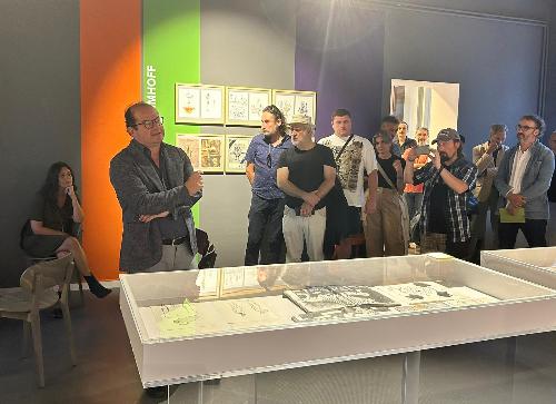 Il vicegovernatore Mario Anzil all’inaugurazione della mostra ‘Arte Cinema Animazione’, allestita alla Galleria regionale d’arte contemporanea Luigi Spazzapan