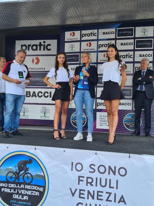 L'assessore Zilli a Rivoli di Osoppo per la partenza della seconda tappa del Giro del FVG under 23