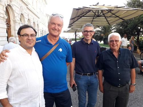 L'assessore Roberti con gli organizzatori della manifestazione.