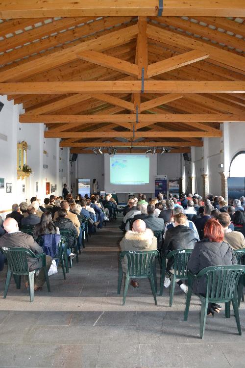 Il convegno "Stato delle acque della Laguna di Marano e Grado. L'impatto dei dragaggi e il nuovo sistema di monitoraggio in continuo del Progetto europeo SHAPE", alla Pescheria Vecchia - Marano Lagunare 05/03/2014