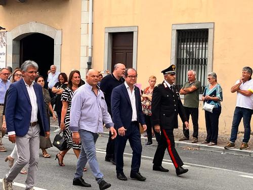 Il vicegovernatore del Friuli Venezia Giulia con delega a Cultura e sport Mario Anzil durante la sfilata che precede la Corsa degli asini di Fagagna