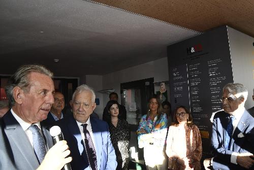 L'assessore regionale Fabio Scoccimarro prende la parola prima all'inaugurazione della mostra "Hausbrandt e Trieste" 
