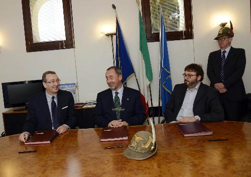 Sergio Bolzonello (Vicepresidente Friuli Venezia Giulia), Nino Geronazzo (Vicepresidente ANA-Associazione Nazionale Alpini) e Michele Bregant (Direttore generale TurismoFVG) - Pordenone 10/04/2014