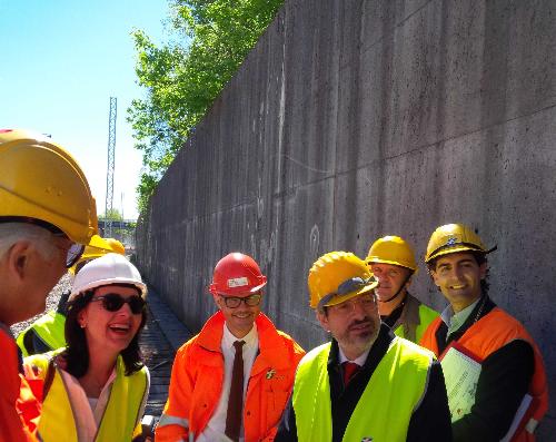 Mariagrazia Santoro (Assessore regionale Infrastrutture), Carlo De Giuseppe (Direttore territoriale produzione Friuli Venezia Giulia di RFI) e Furio Honsell (Sindaco Udine) in sopralluogo ai lavori per il riassetto del nodo ferroviario - Udine 16/04/2014
