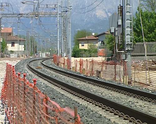 Posa dei nuovi binari tra Posto Movimento Vat e Bivio Cividale per il riassetto del nodo ferroviario - Udine 16/04/2014