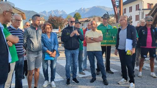 L'assessore regionale Riccardo Riccardi alla cicloturistica dedicata a Enzo Cainero