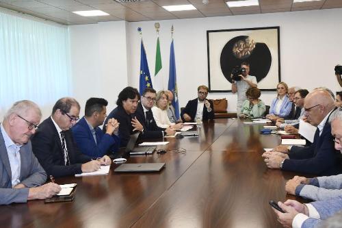 Un momento dell'incontro con i rappresentanti delle categorie economiche del Friuli Venezia Giulia ospitato a Udine dalla sede della Regione, alla presenza dell'assessore regionale alle Attività produttive Sergio Emidio Bini.