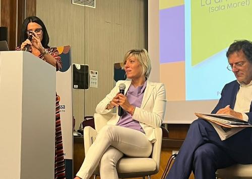 L'assessore regionale alle Finanze Barbara Zilli al convegno "La sfida Esg. Cooperare per costruire comunità sostenibili" organizzato a Udine da Primacassa