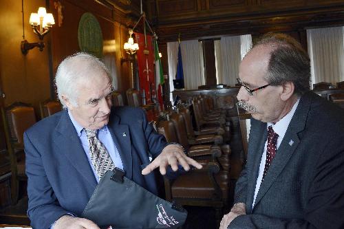 Enzo Cainero (Presidente Comitato "Trieste città di Tappa") e Gianni Torrenti (Assessore regionale Sport) alla presentazione degli eventi previsti per l'arrivo a Trieste (1° giugno) della XXI Tappa del 97° Giro d'Italia - Trieste 15/05/2014