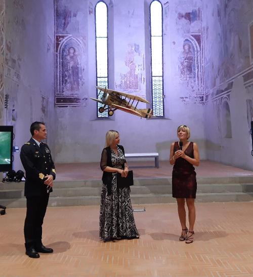 L'inaugurazione a Udine della mostra "Cento anni dell'Aeronautica Militare"  con l'assessore regionale alle Finanze Barbara Zilli