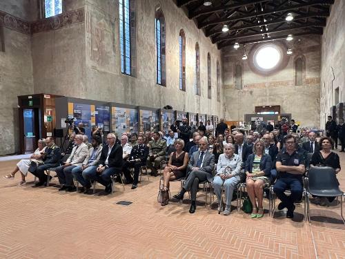 L'inaugurazione a Udine della mostra "Cento anni dell'Aeronautica Militare"  con l'assessore regionale alle Finanze Barbara Zilli