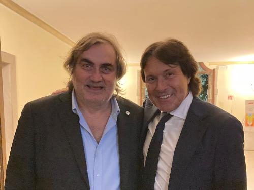 L'assessore regionale Sergio Emidio Bini con il giornalista televisivo Pierluigi Pardo