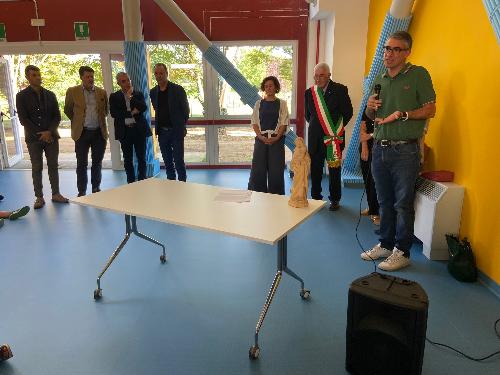 L'intervento dell'assessore regionale Pierpaolo Roberti durante la cerimonia di inaugurazione del plesso scolastico