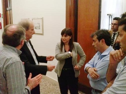 Debora Serracchiani (Presidente Regione Friuli Venezia Giulia) con rappresentanti sindacali dei lavoratori Ideal Standard - Roma 22/05/2014