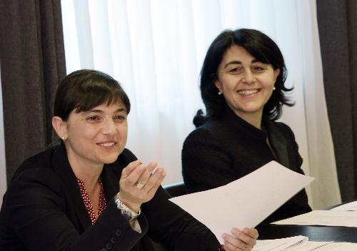 Debora Serracchiani (Presidente Friuli Venezia Giulia) e Mariagrazia Santoro (Assessore regionale Infrastrutture) in un'immagine d'archivio