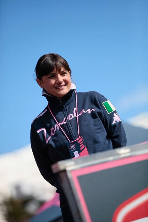 Debora Serracchiani (Presidente Friuli Venezia Giulia) alla premiazione dell'australiano Michael Rogers, vincitore della Maniago-Zoncolan, XX Tappa del Giro d'Italia - Monte Zoncolan 31/05/2014