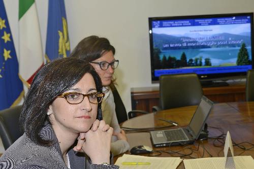 Sara Vito (Assessore regionale Ambiente ed Energia) in conferenza stampa su un anno di monitoraggio ambientale del Bacino acquifero del torrente Lumiei - Udine 05/06/2014