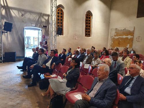 La platea all'ex Convento di San Francesco a Pordenone dove è stato organizzato un convegno sulla rigenerazione urbana