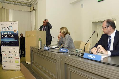 Maria Sandra Telesca (Assessore regionale Salute) e Lorenzo Pozza (Presidente Consiglio d'Amministrazione Insiel S.p.A.) al convegno Sanità Digitale - Trieste 20/06/2014