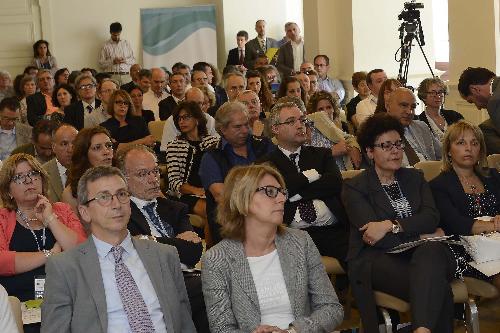 Adriano Marcolongo (Direttore centrale Salute, Integrazione sociosanitaria, Politiche sociali e Famiglia) e Maria Sandra Telesca (Assessore regionale Salute) al convegno Sanità Digitale - Trieste 20/06/2014