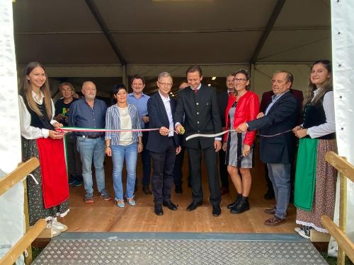 La cerimonia di inaugurazione della 52. edizione della mostra regionale della mela alla presenza dell'assessore regionale alle Risorse agroalimentari Stefano Zannier