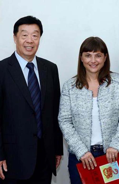 Ma Zehua [Chairman COSCO-China Ocean Shipping (Group) Company] e Debora Serracchiani (Presidente Regione Friuli Venezia Giulia) - Trieste 23/06/2014