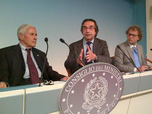 Franco Marini (Presidente Comitato storico scientifico Anniversari di interesse nazionale), Riccardo Muti e Luca Lotti (Sottosegretario Presidenza Consiglio Ministri) - Roma 23/06/2014