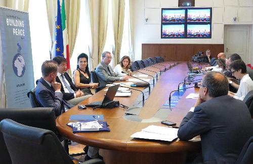 Dario Roustayan (Amministratore delegato Pilosio S.p.A.), Siba Shakib (Regista e scrittrice iraniana) e Sergio Bolzonello (Vicepresidente Regione FVG) in conferenza stampa di presentazione del quarto Pilosio Building Peace Award, nella sede della Regione Friuli Venezia Giulia - Trieste 25/06/2014