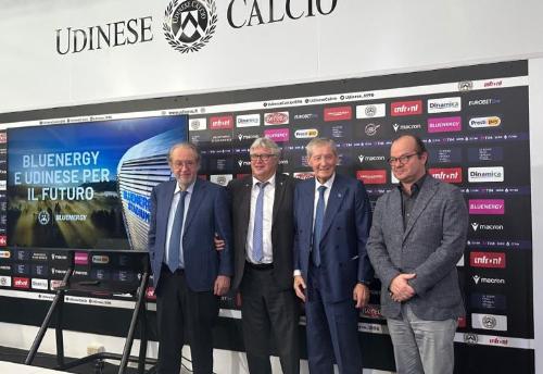 Foto di gruppo al termine della presentazione. 