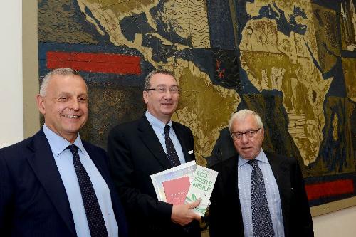 Sergio Bolzonello (Vicepresidente FVG e Assessore regionale Attività produttive), Emilio Terpin (presidente Autovie Venete) e Claudio Rossetti (amministratore unico di Echo Comunicazione d’Impresa) – Trieste 15/07/2014